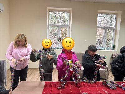 Коледна работилница с Център за обществена подкрепа "Слънце" гр. Ловеч - ЦСОП Васил Левски - Ловеч