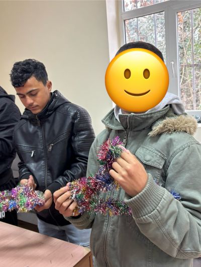 Коледна работилница с Център за обществена подкрепа "Слънце" гр. Ловеч - ЦСОП Васил Левски - Ловеч